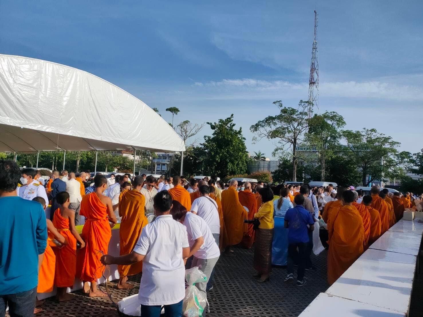 วันที่ 26 มิถุนายน 2566 เวลา 07.00 น นายจตุรงค์ แก้วกสิ ขนส่งจังหวัดสุราษฎร์ธานี เจ้าหน้าที่ชุดพิธีที่ 3 ได้เข้าร่วมพิธีทำบุญตักบาตรถวายพระกุศล งานฉลองพระชนมายุ 8 รอบ สมเด็จพระอริยวงศาคตญาณ สมเด็จพระสังฆราช สกลมหาสังฆปริณายก 
ณ สนามหน้าศาลากลางจังหวัดสุราษฎร์ธานี อำเภอเมืองฯ จังหวัดสุราษฎร์ธานี