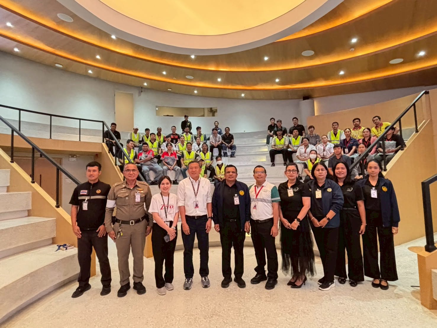 วันที่ 16 กรกฎาคม 2569 เวลา 08.00 -14.00 น. 
        ออกดำเนินโครงการ " สร้างวินัยจราจร มุ่งสู่การสัญจรทางถนนที่ปลอดภัย สำหรับผู้ใช้แรงงานในจังหวัดสุราษฎร์ธานี ” ประจำปีงบประมาณ พ.ศ. 2569 เพื่อเสริมสร้างจิตสำนึกในการใช้รถใช้ถนน สร้างมาตรการองค์กรให้เกิดขึ้นในสถานประกอบการ เกิดเป็นวัฒนธรรมความปลอดภัยสำหรับผู้ใช้แรงงานในพื้นที่จังหวัดสุราษฎร์ธานี  ณ บริษัท หาดทิพย์ จำกัด(มหาชน) ตำบลท่าโรงช้าง อำเภอพุนพิน จังหวัดสุราษฎร์ธานี